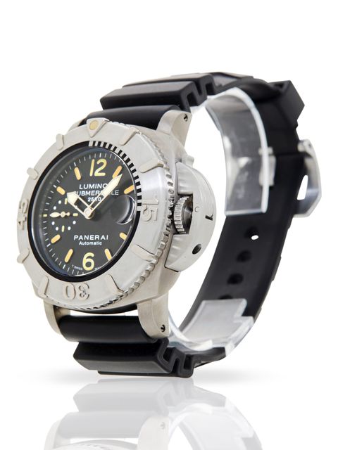 Panerai Luminor Submersible PAM00194 Image 2